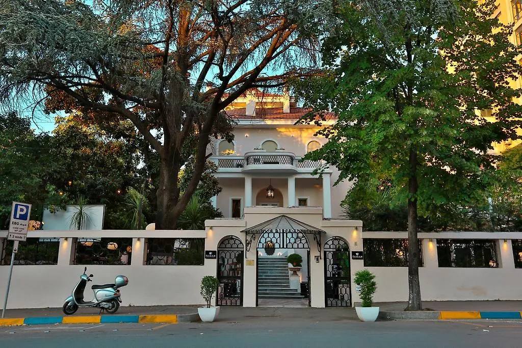 Padam Boutique Hotel Tirana 4*,